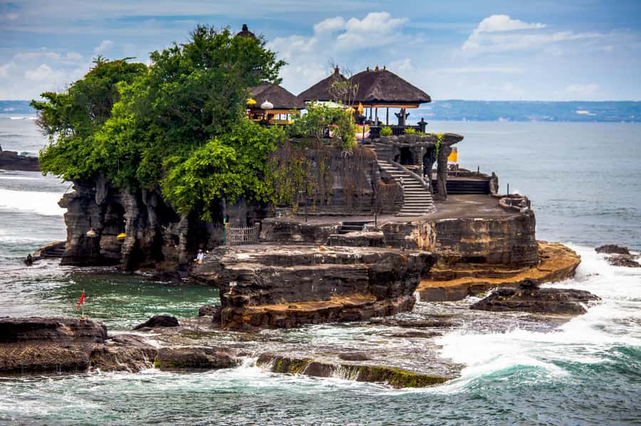 Bali: Water Temple, Waterfalls and Unesco Rice Terrace Tour - Ulun Danu Bratan Temple: Lake Views Plus Practical Temple Rules