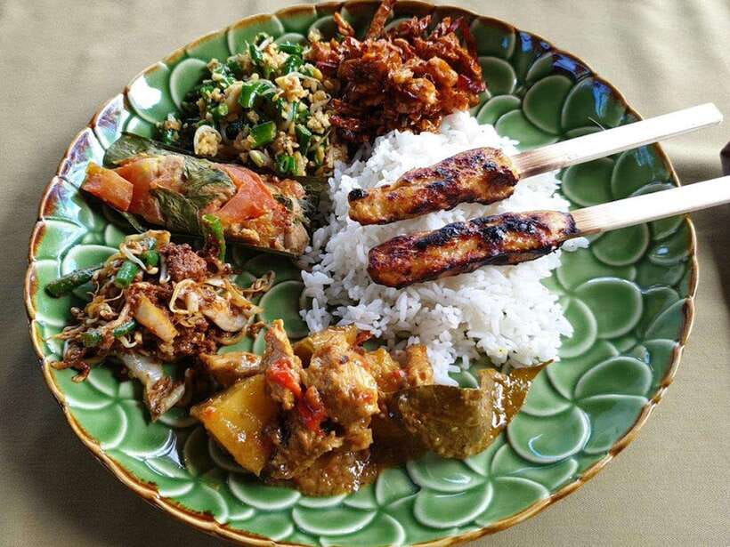 Balinese cooking class/Go shopping at the market, cook, eat - Who should book this Bali cooking class, and who might not love it