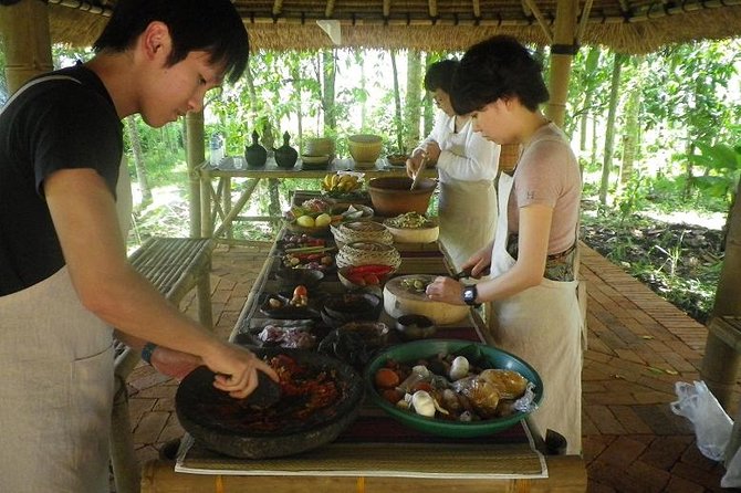 Balinese Cooking class with traditional morning market visit - The cooking workshop: hands-on, organized, and small