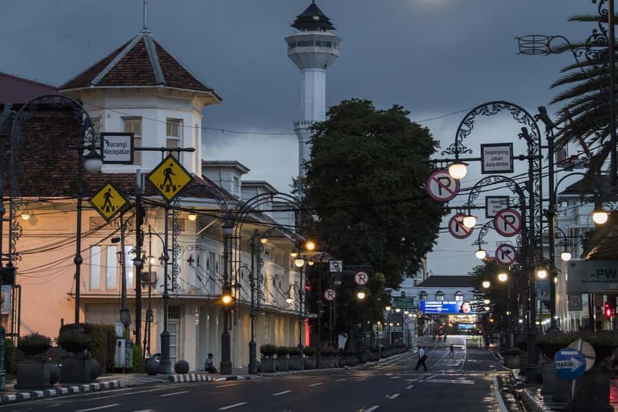 BANDUNG : MAKE CUSTOMIZED TOUR WITH CAR CHARTER AND DRIVER - Why a private Bandung driver beats group tours