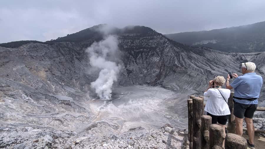 Bandung: Tangkuban Parahu Volcano, Waterfall & Culture Tour - Tangkuban Parahu crater walk: the best kind of volcano viewing