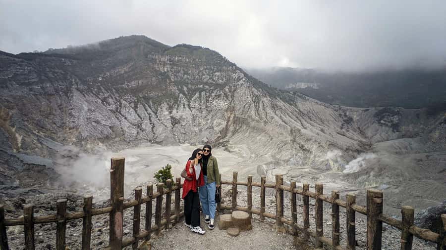 Bandung: Tangkuban Parahu Volcano, Waterfall & Culture Tour - Private driver-guide logistics: how the day stays flexible