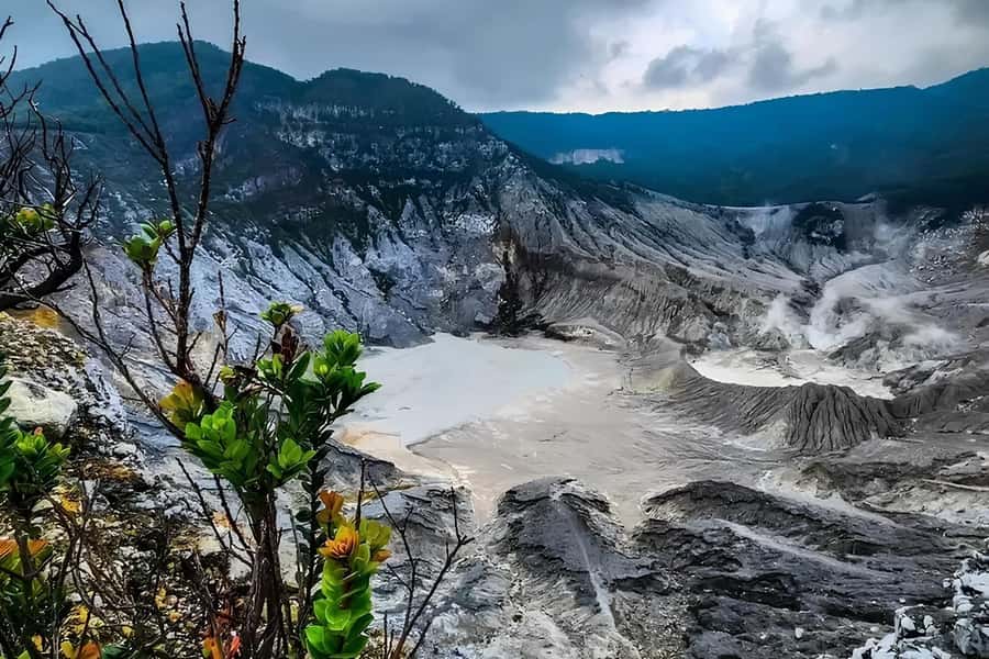 Bandung Tangkuban Perahu Volcano Tours - Bandung Volcano Day That Actually Feels Like Bandung