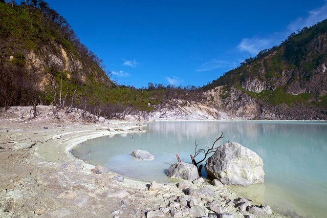 Bandung Tour Volcano, Hotsprings, Mud, Tea, Lunch all Included - Key things to know before you go