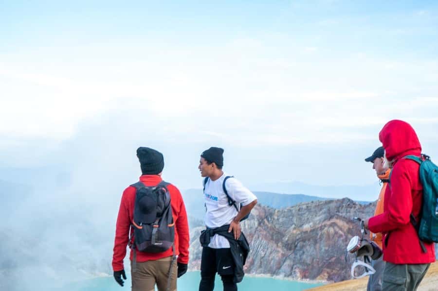 Banyuwangi/Bali: Ijen Crater Blue Fire & Sunrise Guided Tour - The guided crater trek: what the 5-hour Ijen section really feels like