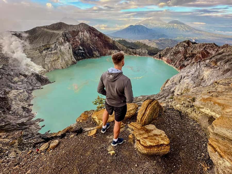 Banyuwangi/Bali: Ijen Volcano Midnight Blue Fire Guided Tour - Midnight Start to Sunrise Finish: The Timing That Makes Ijen Work