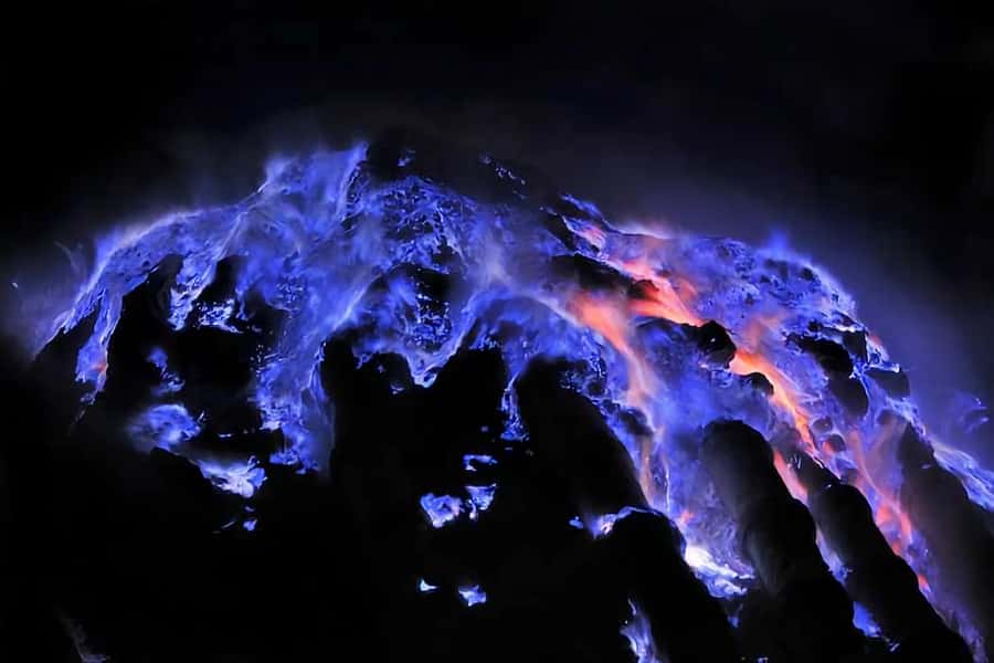 Banyuwangi: Ijen Blue Fire Tour with Transfer Services - Key highlights worth waking up for