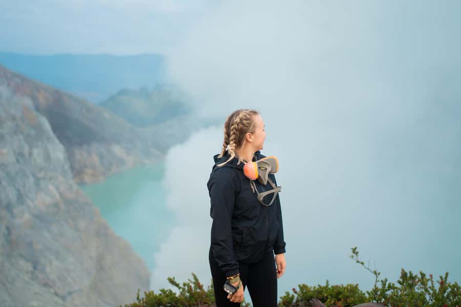 Banyuwangi: Ijen Crater Bluefire and Sunrise Guided Trek - Blue Fire at Kawah Ijen: Why This Sunrise Trek Feels Like a Sci-Fi Set