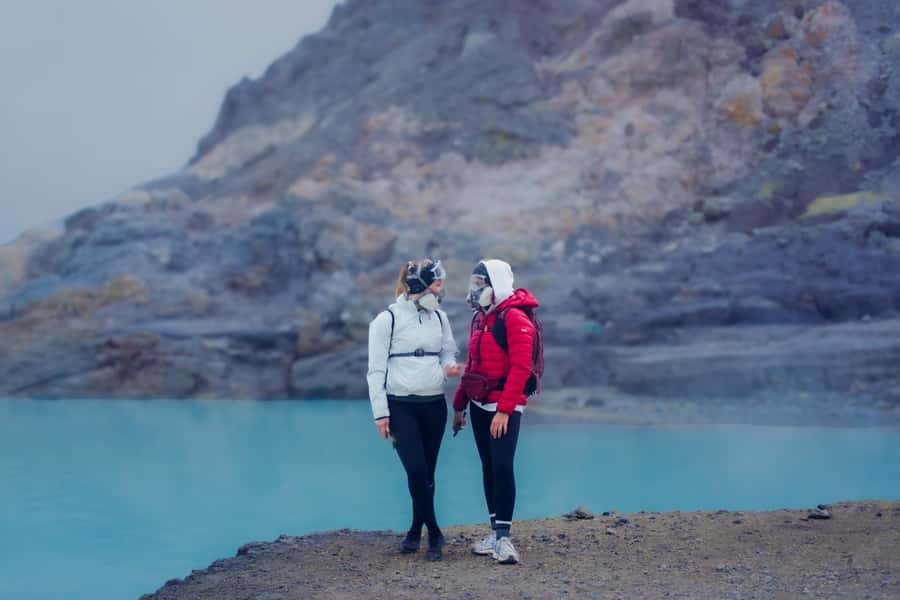 Banyuwangi: Ijen Crater Bluefire and Sunrise Guided Trek - Sunrise at Kawah Ijen: Turning the Crater Lake Turquoise