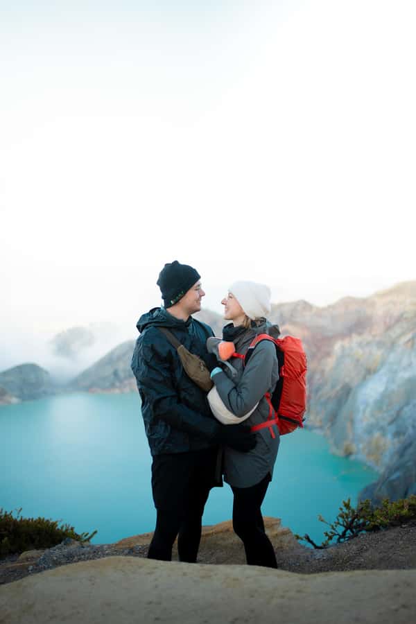Banyuwangi: Ijen Crater Bluefire and Sunrise Guided Trek - The Descent and the Return: Views, Crowds, and Group Dynamics