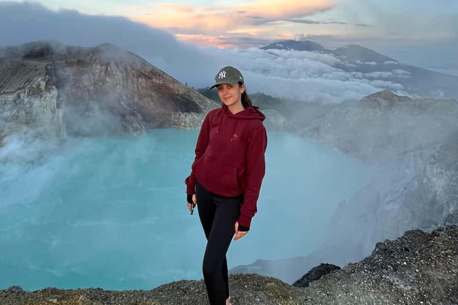 Banyuwangi: Mt. Ijen Sunrise Hike with Pickup & Health Check - The late-night van ride: less stress, more sunrise time