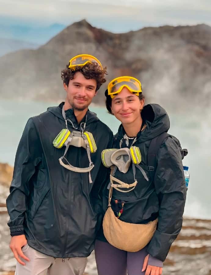 Banyuwangi : Mt Ijen with tour guide and Transfer Service - The Real Hook: Blue Fire Inside Ijen Crater