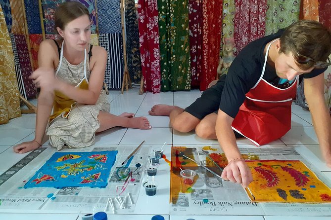 Batik Master Class with Full Process - Waiting Time Turns Into a Temple Plan at Sojiwan