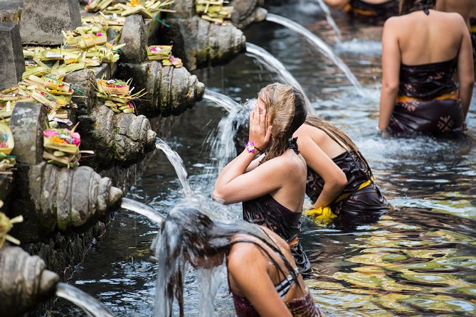 Best of Ubud Full-Day Tour with Jungle Swing - Tirta Empul Temple: watch the blessing, then decide if you want to join