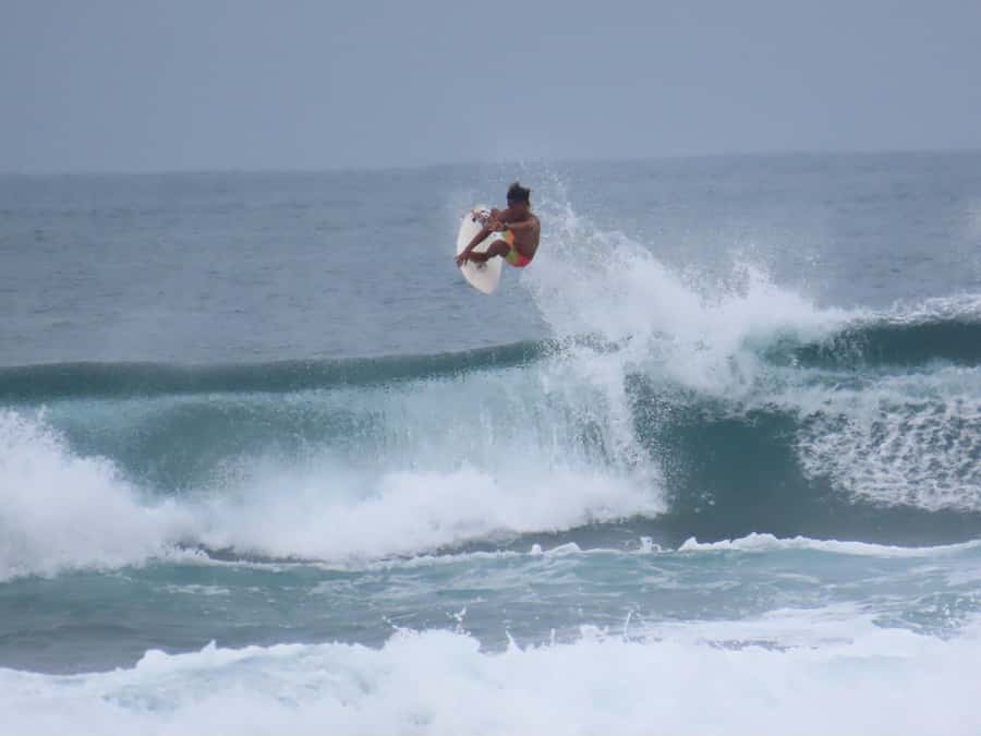 Best Surf Lesson around Uluwatu - What You Learn in the Water Around Uluwatu