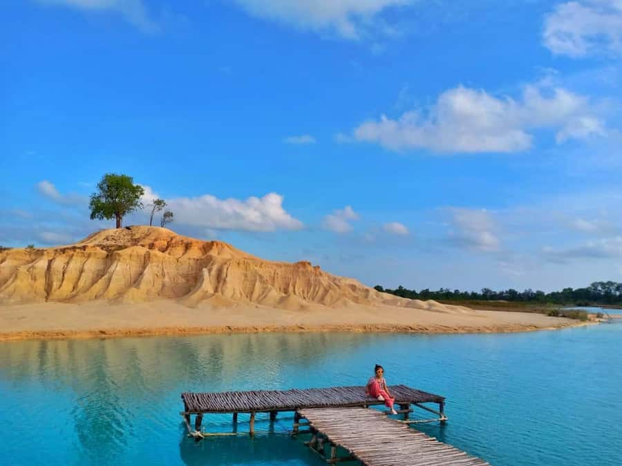 Bintan Desert And Blue Lake Private Tour - Sand dunes photo stops: how the driver’s help improves your whole day