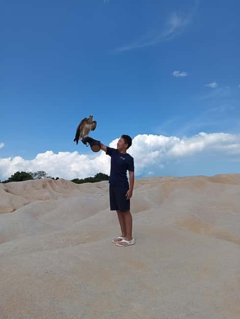 Bintan: private Tour of the Bintan Desert and Blue Lake - Blue Lake lagoon: where the color contrast does the work