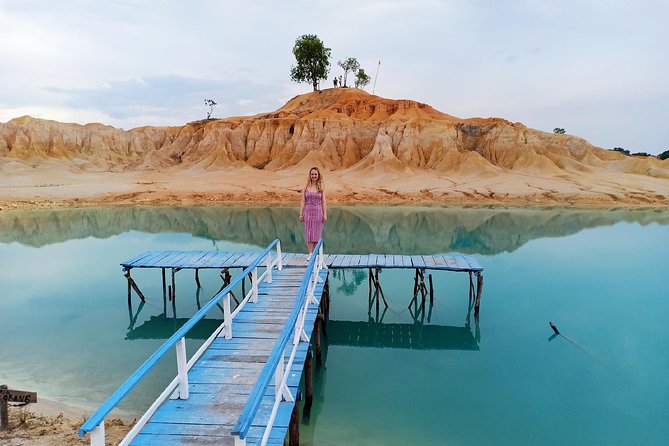 Bintan Sand Dunes and Blue Lakes Half-Day Tour with Lunch - The Tanjung Uban Temple Stop, A Local Moment With Short Attention