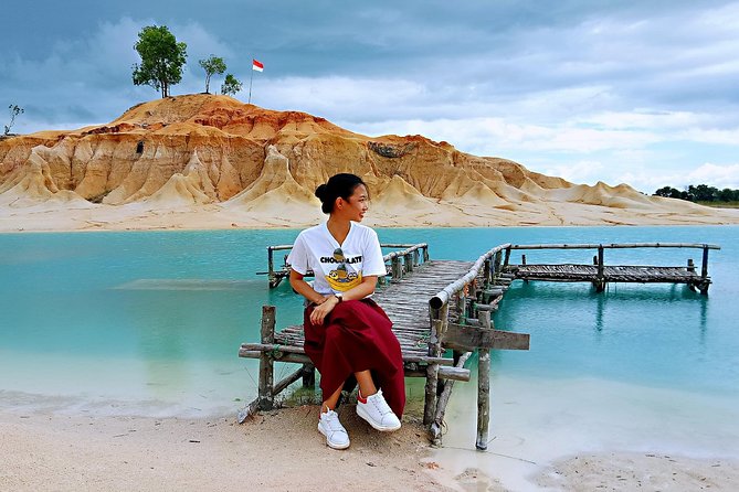 Bintan Sand Dunes and Blue Lakes Half-Day Tour with Lunch - Lunch Included: Seafood Set Menu at a Local Kelong Seafood Spot