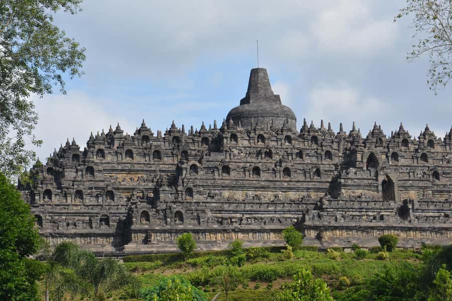 Borobudur Climb Top, Prambanan with Guide, entrance ticket - Reading Borobudur’s Reliefs Like a Pro (With Your Guide)