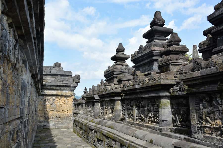 Borobudur Climb Top, Prambanan with Guide, entrance ticket - Guides and Drivers: Why the Experience Feels Smooth