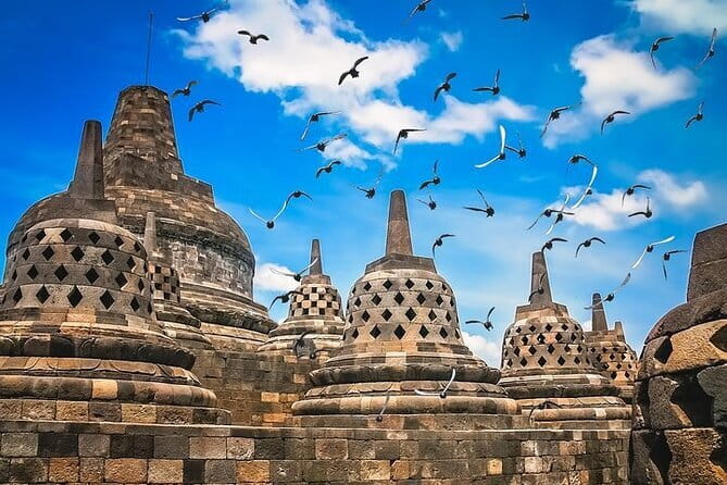 Borobudur Climb Up and Selogriyo Temple Rice Terraces Trekking - Timing: Borobudur climb limits, Monday closures, and sunrise upgrades