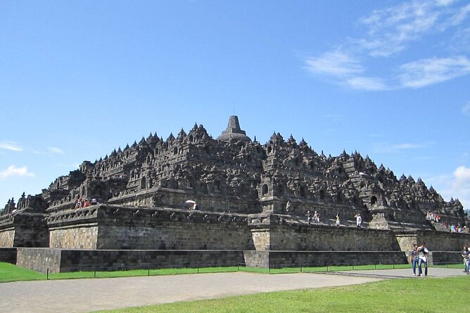 Borobudur ClimbUP guaranteed (sunrise option)& Prambanan Day Tour - What’s included versus what you pay in cash