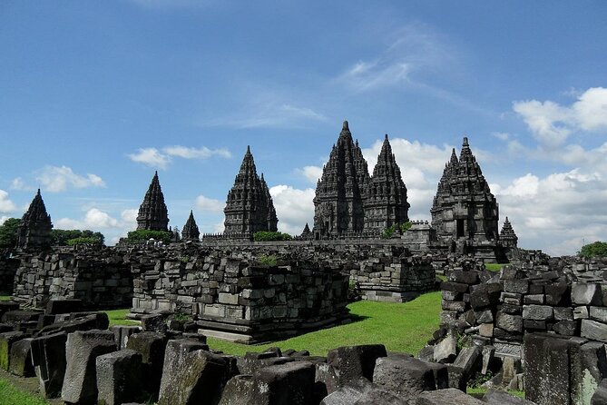 Borobudur Full Climb Up And Prambanan All Inclusive Private Tour - Itinerary flow: what 10 hours looks like in the real world