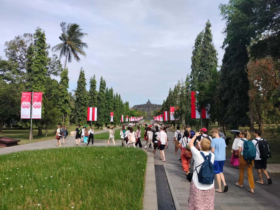 Borobudur &Prambanan Temple Tour Guaranteed Climb to the top - Entry Rules That Can Affect Your Plan (Student Cards, Timing, and Access)