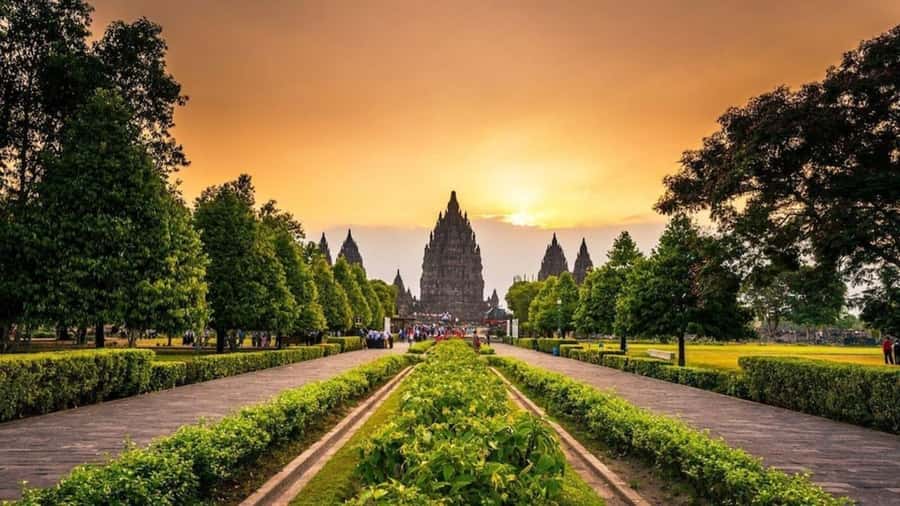 Borobudur &Prambanan Temple Tour Guaranteed Climb to the top - What to Bring for a Comfortable Temple Climb