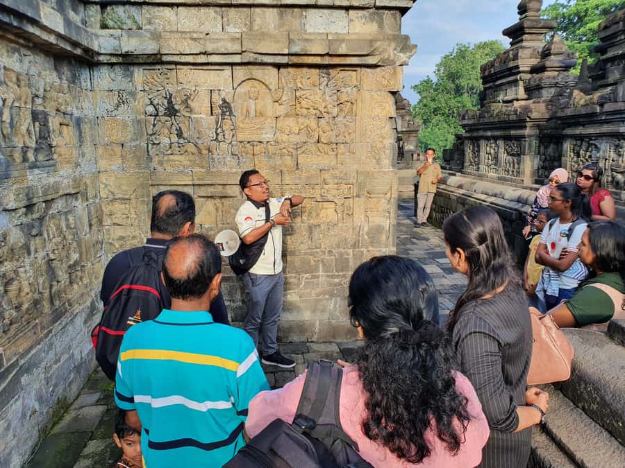 Borobudur Real Half Day Tour No Hidden Cost - Driver and guide reality check: English, waiting time, and how groups work