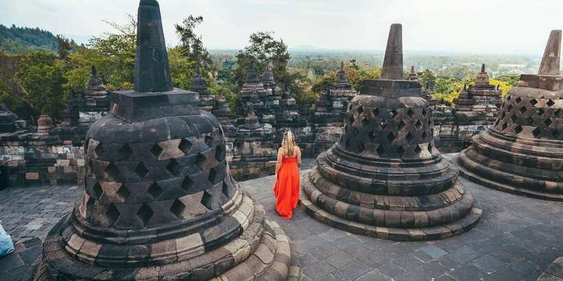 Borobudur Sunrise and Prambanan Tour from Yogyakarta - How the Setumbu Hill Sunrise Sets the Tone