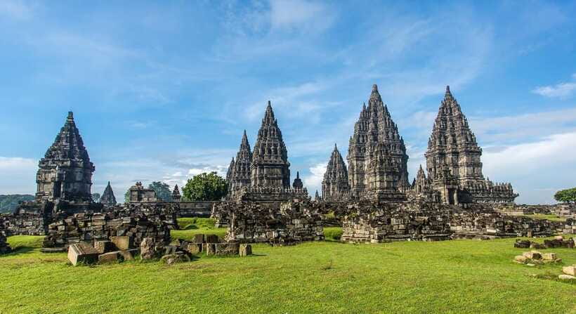 Borobudur Sunrise and Prambanan Tour from Yogyakarta - FAQ