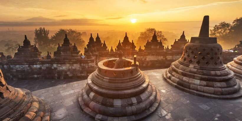 Borobudur Sunrise and Prambanan Tour from Yogyakarta - Borobudur Temple: Carvings, Stupas, and the Monday Access Rule