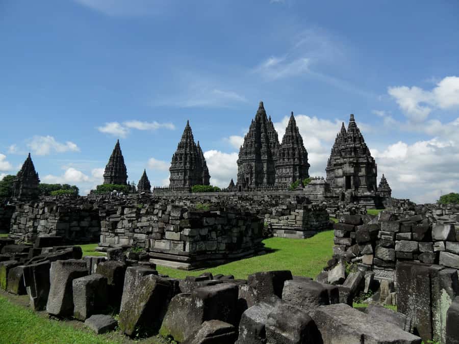 Borobudur Sunrise, Merapi Jeep & Prambanan with Entry Fees - Should You Book This Borobudur Sunrise, Merapi Jeep, and Prambanan Tour?