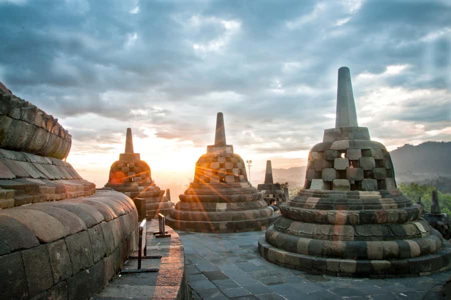 Borobudur Sunrise, Merapi Volcano & Prambanan Full Day Tour - Borobudur at opening time: climb access and early temple time