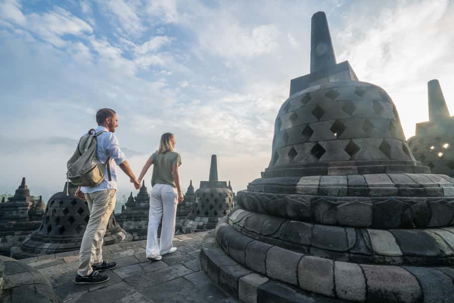 Borobudur Sunrise, Merapi Volcano & Prambanan Full Day Tour - Setumbu Hill sunrise: early gates, mist, and the photo moment