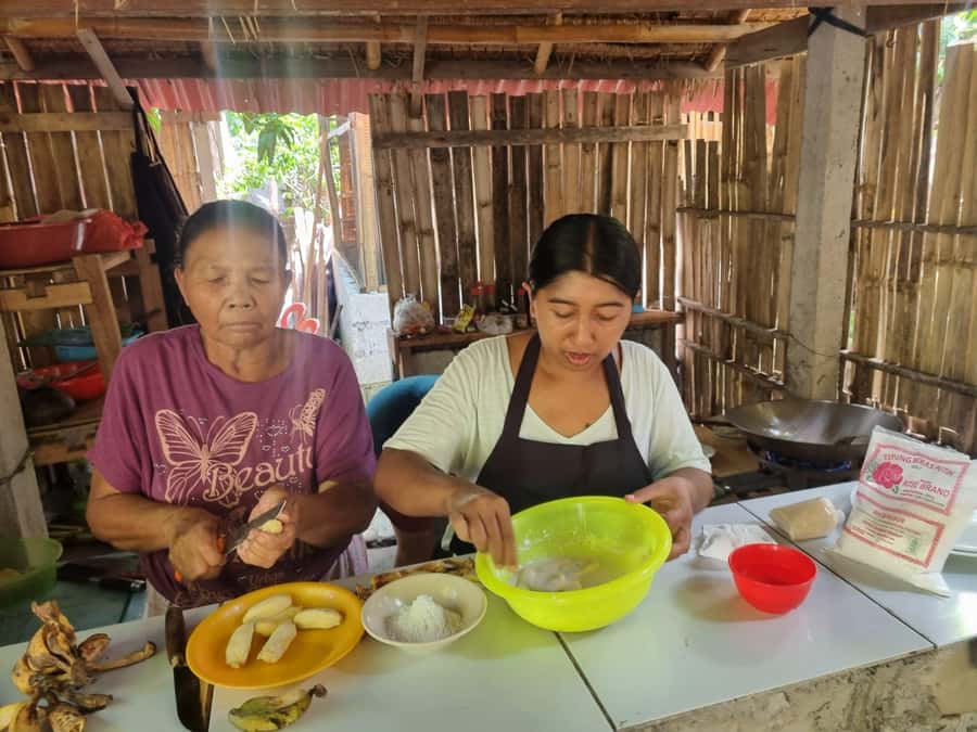 Candidasa Hidden Activities - Canang sari offerings and temple prayer at the family home shrine