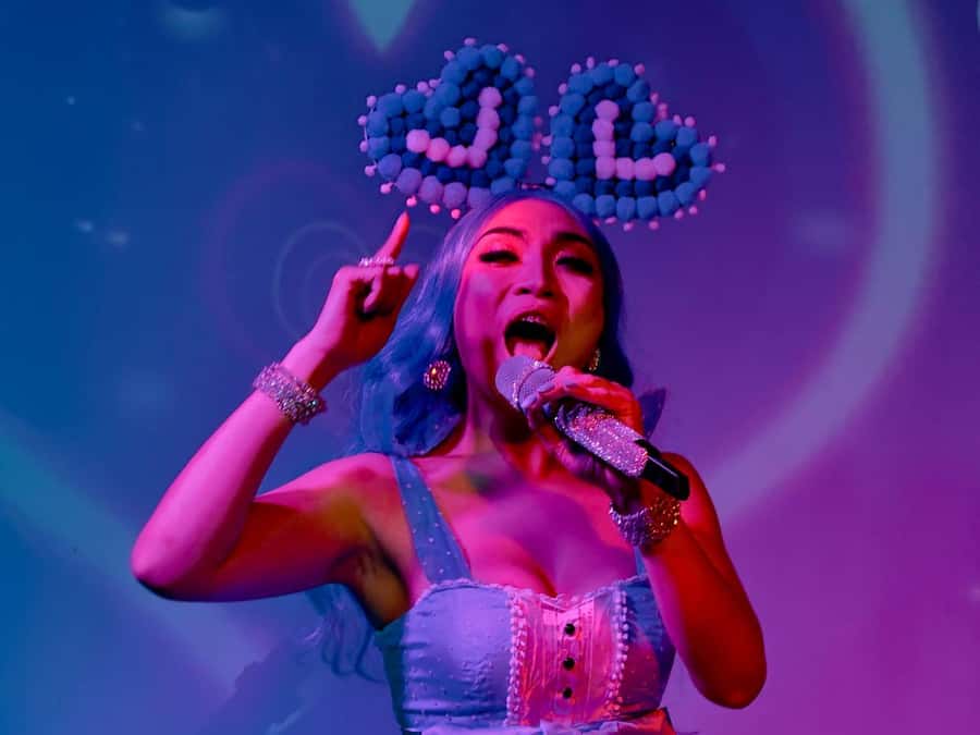 Canggu: Drag Show with Optional Dinner - Learning Indonesian Sign Language Between the Numbers