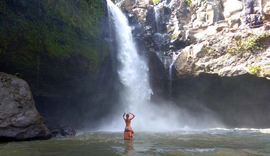 Central Bali: Ubud Village, Rice Terrace, and Kintamani Tour - Tirta Empul Temple and the meaning of water gushing from earth