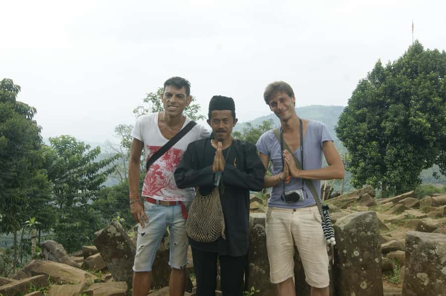 Cianjur: Full-Day Historical Tour of Gunung Padang and Falls - Gunung Padang Megalith Site, What to Look For and How Your Guide Changes It