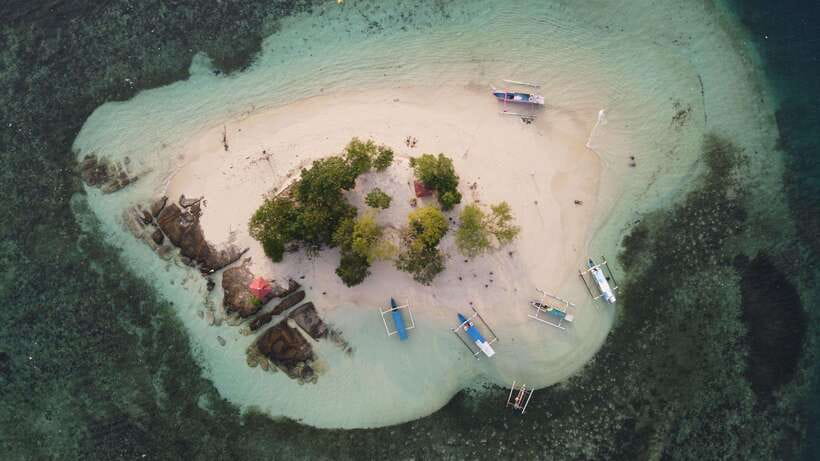 Day Trip 3 Secret Gilis in West South Of Lombok - Gili Sudak lunch at a beachfront warung: when the day slows down