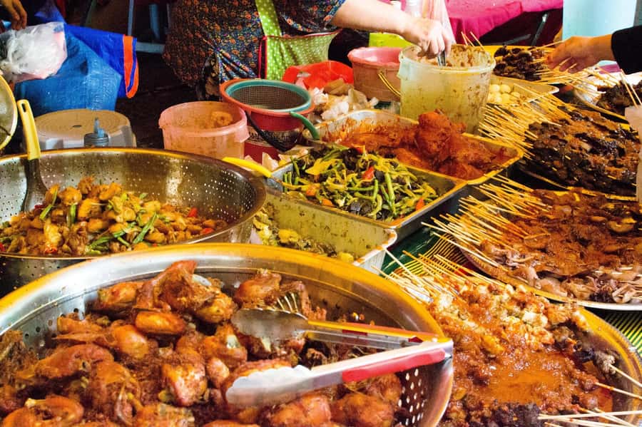 Denpasar: Night Street Food Walking Tour - Martabak, jaja bali, and fruit that tastes like vacation