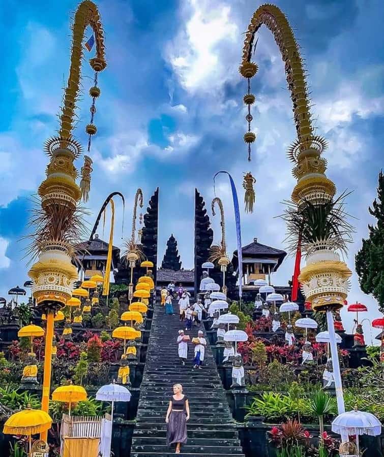 East Bali Tour: Besakih Temple, Lempuyang Gate, Tirta Gangga - A strong East Bali combo: temples, water palace, and that Mount Agung frame