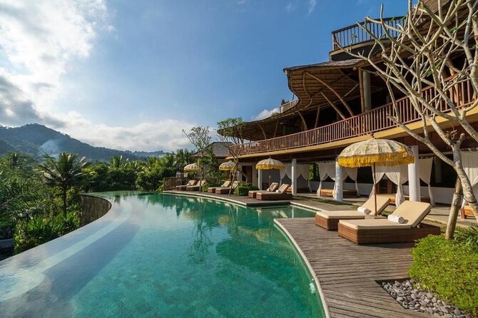 East Bali Tour: Gate of Heaven, Water Palace, Sleeping Gajah - Tirta Gangga Water Palace: fountains, gardens, and koi feeding