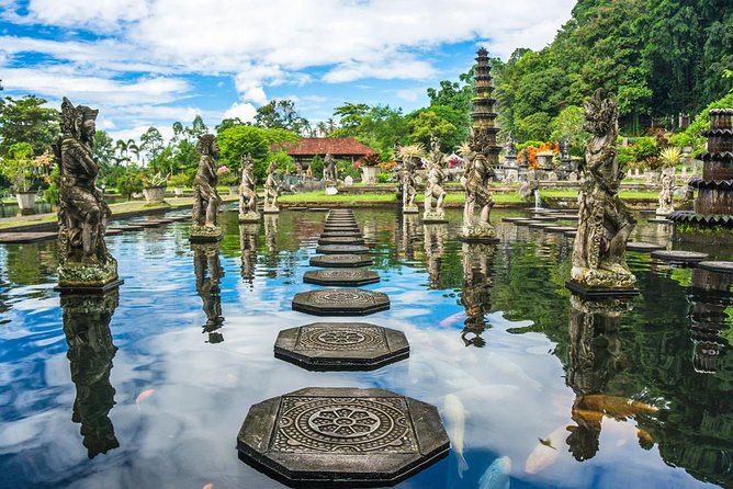 East Bali Tour: Gate of Heaven, Water Palace, Sleeping Gajah - Mt. Agung viewpoint plus the irrigation dam waterfall stop