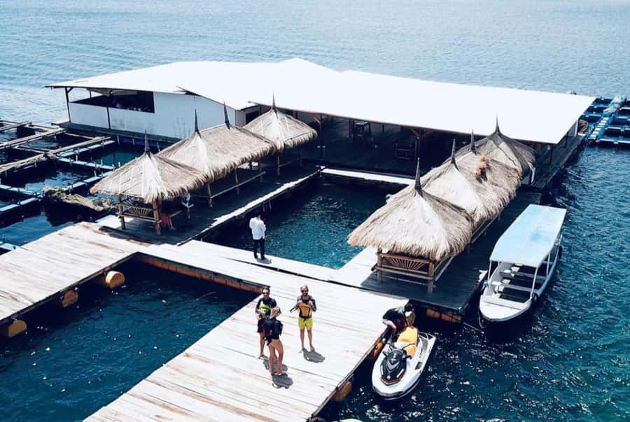 Exclusive Gili Nanggu, Sudak, and Kedis Tour Featuring GoPro - Gili Sudak: a beachfront seafood lunch stop that actually feels like a break