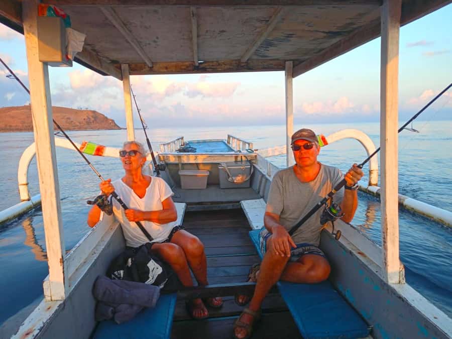 Exclusive Lombok Fishing & Snorkeling Tour Across 4 Gilis - First stop: Gili Gede fishing, from pulling to tasting