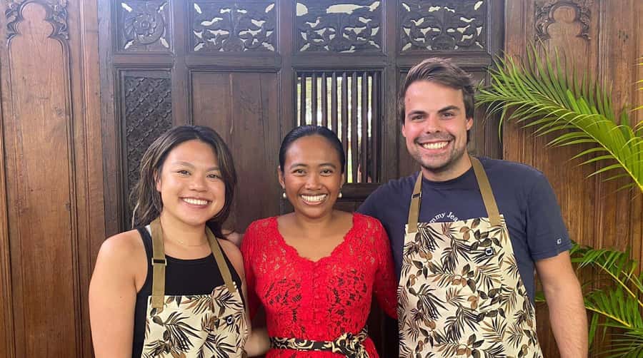 Experience the Art of Cooking Authentic Balinese Cuisine - Entering the kitchen, then choosing your recipes