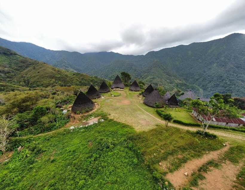 Explore Traditional Village of WAE REBO 2D/1N Shared Tour - Arriving at Wae Rebo: Mbaru Niang and the welcome ceremony